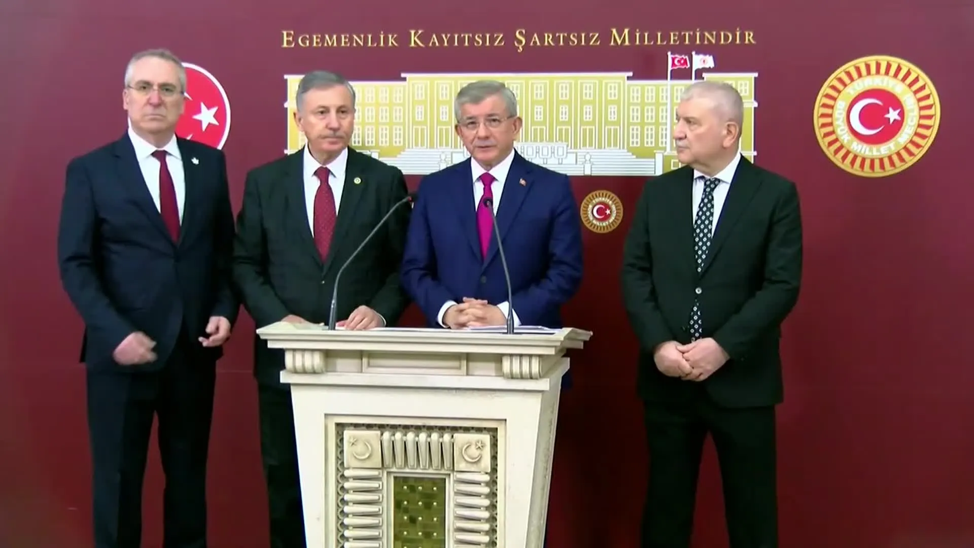 Gelecek Partisi Genel Başkanı Ahmet Davutoğlu, İran’da öldürülen 165 kız çocuğuyla ilgili uluslararası hukuk girişimi başlattı